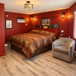 Railroad Room Historic Smithville with king-size bed and vintage railway décor